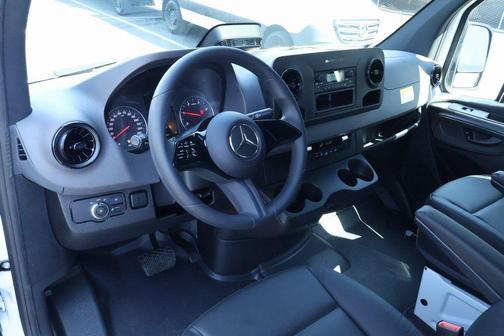 2025 Mercedes-Benz Sprinter 2500 Standard Roof