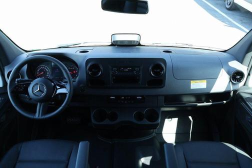 2025 Mercedes-Benz Sprinter 2500 Standard Roof