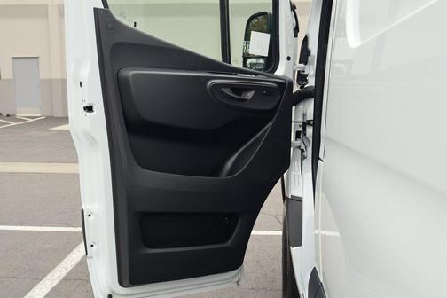 2025 Mercedes-Benz Sprinter 2500 Standard Roof
