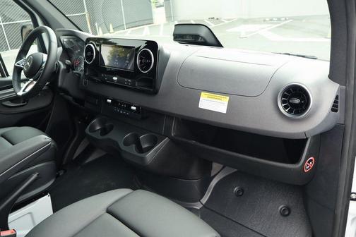 2025 Mercedes-Benz Sprinter 2500 Standard Roof