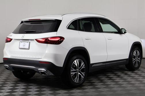 Polar White 2026 Mercedes-Benz GLA 250 4MATIC