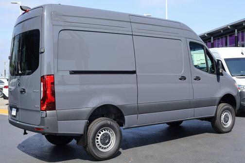2025 Mercedes-Benz Sprinter 2500 Standard Roof