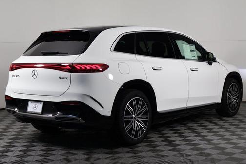 Polar White 2026 Mercedes-Benz EQS 400 400