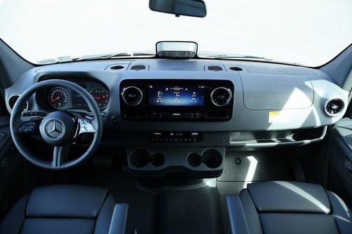 2025 Mercedes-Benz Sprinter 2500 Standard Roof