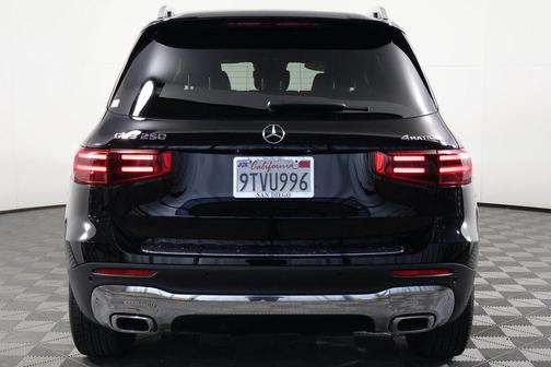 2025 Mercedes-Benz GLB 250 4MATIC