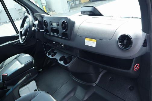 2025 Mercedes-Benz Sprinter 2500 Standard Roof