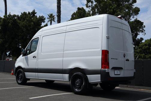 2025 Mercedes-Benz Sprinter 2500 Standard Roof