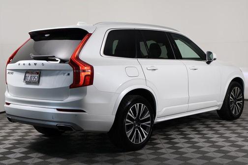 2021 Volvo XC90 T5 Momentum