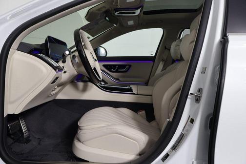 MANUFAKTUR Moonlight White Metallic 2026 Mercedes-Benz S-Class 4MATIC