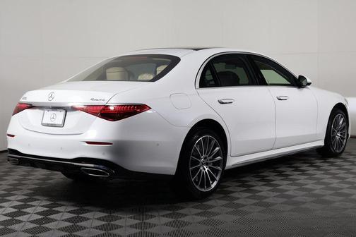 MANUFAKTUR Moonlight White Metallic 2026 Mercedes-Benz S-Class 4MATIC