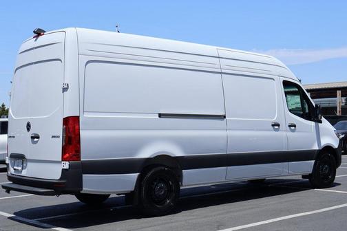 2025 Mercedes-Benz Sprinter 2500 High Roof