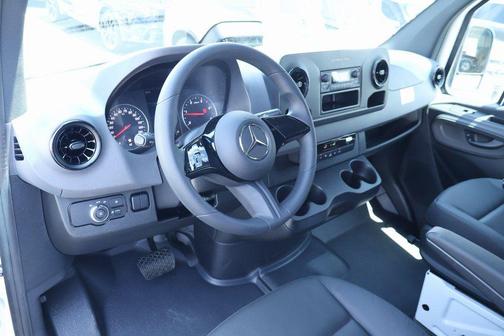 2025 Mercedes-Benz Sprinter 2500 High Roof