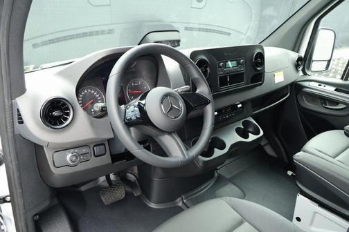 2026 Mercedes-Benz Sprinter 2500 Standard Roof