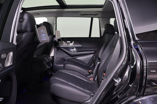 Obsidian Black Metallic 2026 Mercedes-Benz GLS 450 4MATIC