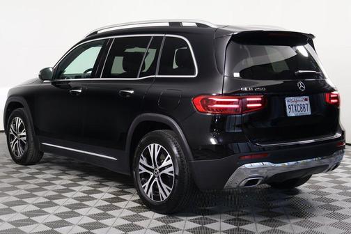 2025 Mercedes-Benz GLB 250 4MATIC