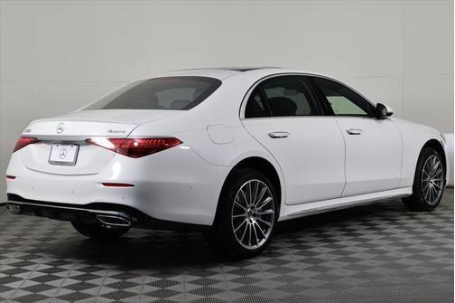 MANUFAKTUR Moonlight White Metallic 2026 Mercedes-Benz S-Class S 580 4MATIC