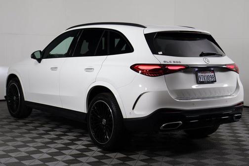 2025 Mercedes-Benz GLC 300 Base