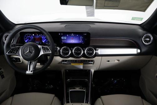 2025 Mercedes-Benz EQB 300 4MATIC