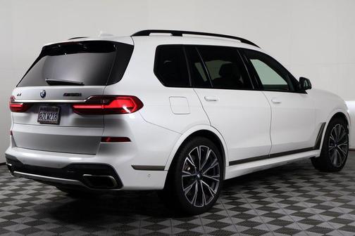 2022 BMW X7 M50i