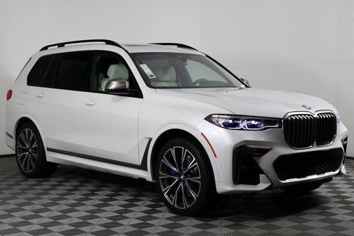 2022 BMW X7 M50i