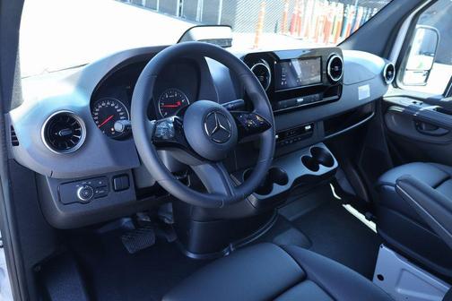 Arctic White 2026 Mercedes-Benz Sprinter 2500 144 WB