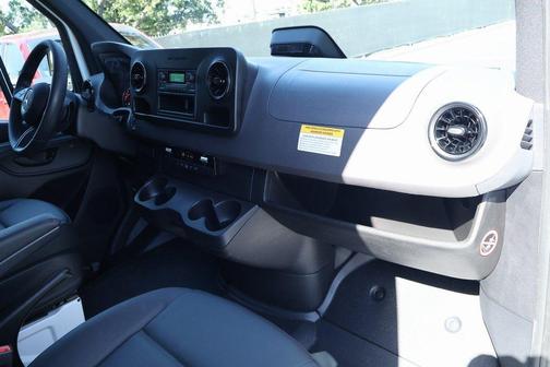 2025 Mercedes-Benz Sprinter 2500 Standard Roof