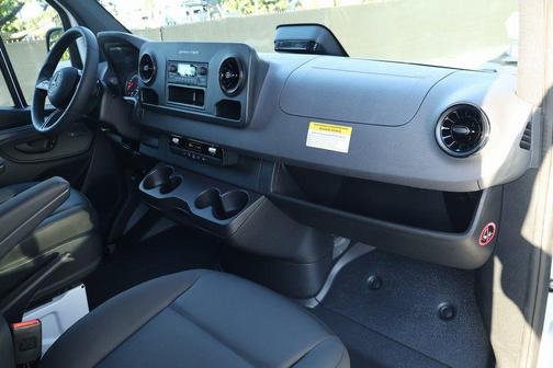 2026 Mercedes-Benz Sprinter 2500 Standard Roof