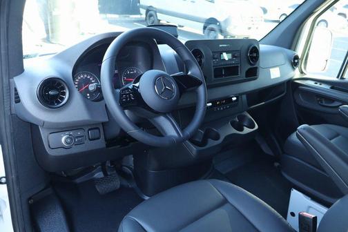 2026 Mercedes-Benz Sprinter 2500 Standard Roof