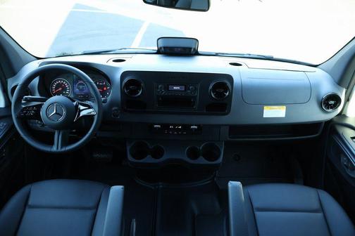 2026 Mercedes-Benz Sprinter 2500 Standard Roof