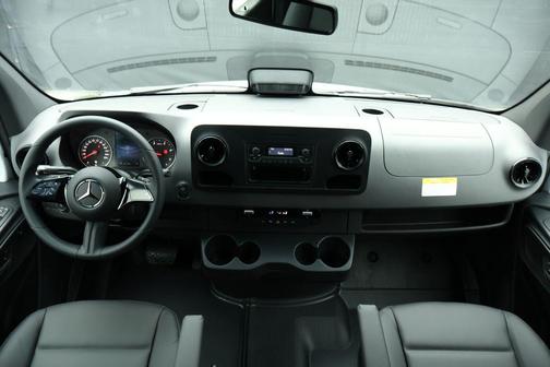 2025 Mercedes-Benz Sprinter 2500 High Roof