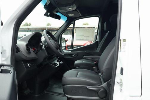 2026 Mercedes-Benz Sprinter 2500 Standard Roof