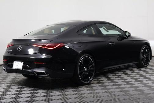 Obsidian Black Metallic 2026 Mercedes-Benz CLE 450 4MATIC
