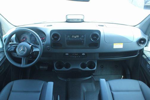 2025 Mercedes-Benz Sprinter 2500 High Roof