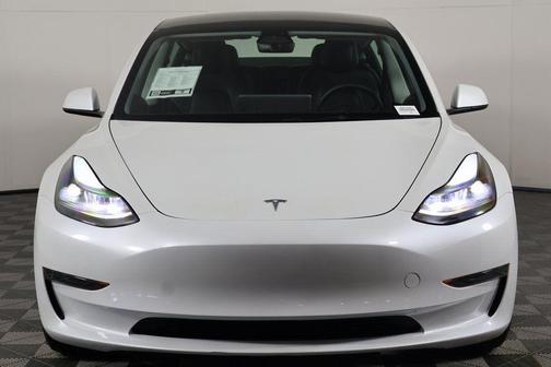 Pearl White Multi-Coat 2023 Tesla Model 3 Standard Range