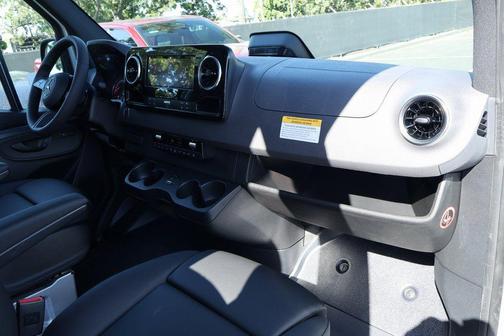2025 Mercedes-Benz Sprinter 2500 Standard Roof