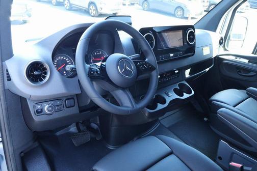 2025 Mercedes-Benz Sprinter 2500 Standard Roof