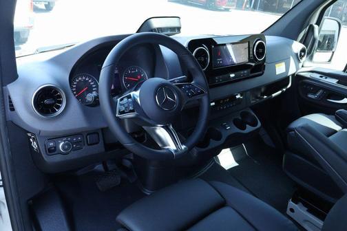 2025 Mercedes-Benz Sprinter 2500 Standard Roof