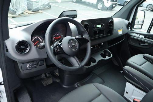 2025 Mercedes-Benz Sprinter 2500 Standard Roof