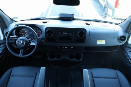 2025 Mercedes-Benz Sprinter 2500 Standard Roof