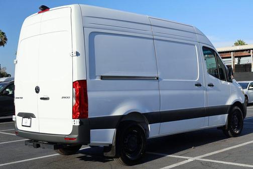 2025 Mercedes-Benz Sprinter 2500 Standard Roof
