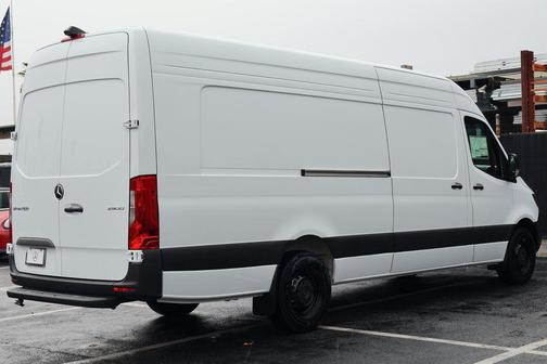 2026 Mercedes-Benz Sprinter 2500 High Roof