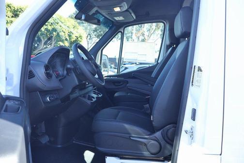 2026 Mercedes-Benz Sprinter 2500 Standard Roof