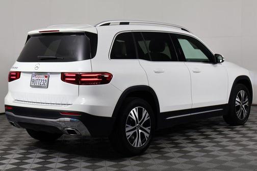 Polar White 2026 Mercedes-Benz GLB 250 Base