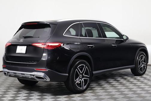 2026 Mercedes-Benz GLC 300 4MATIC