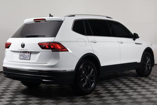 Pure White 2024 Volkswagen Tiguan 2.0T SE