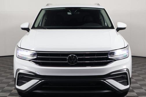 Pure White 2024 Volkswagen Tiguan 2.0T SE