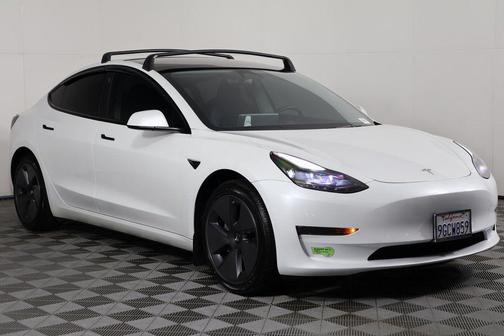 Pearl White Multi-Coat 2023 Tesla Model 3 Standard Range