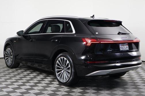 2019 Audi e-tron Premium Plus