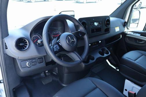 2025 Mercedes-Benz Sprinter 2500 Standard Roof