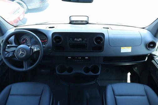 2025 Mercedes-Benz Sprinter 2500 Standard Roof